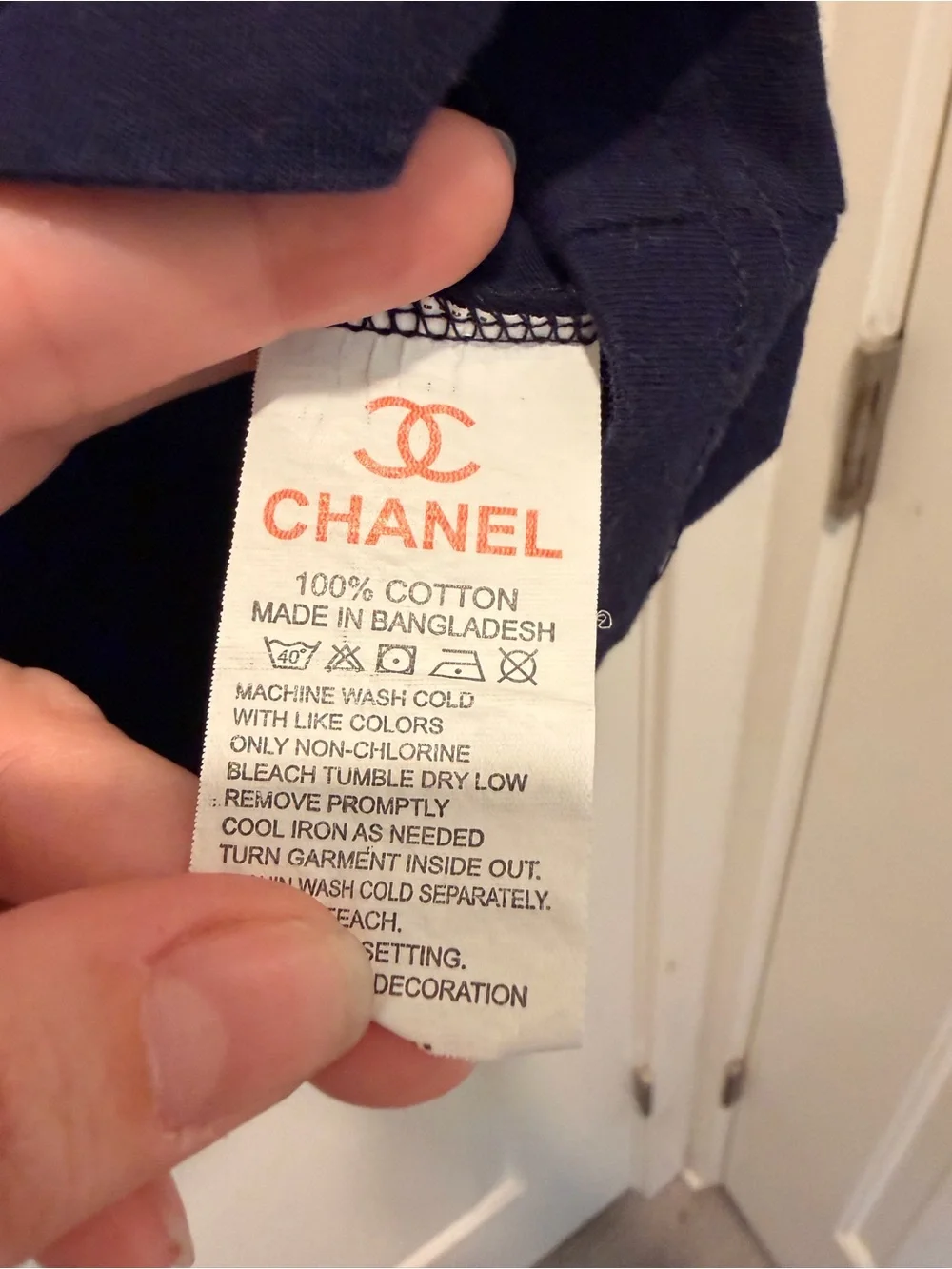Chanel Crown Logo Navy Blue T-Shirt Size Small